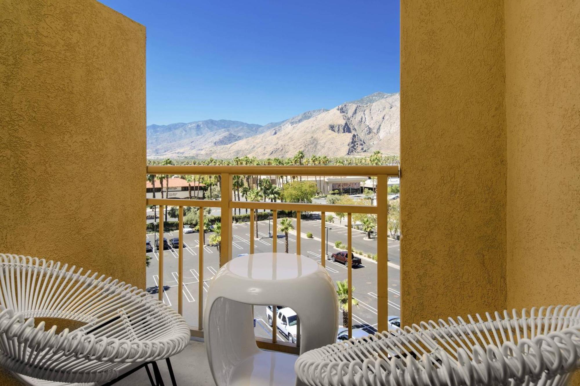 Renaissance Palm Springs Hotel Exterior photo